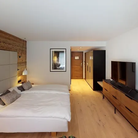 酒店 Walliserhof Grand-hotel & Relais & Chateaux 萨斯费