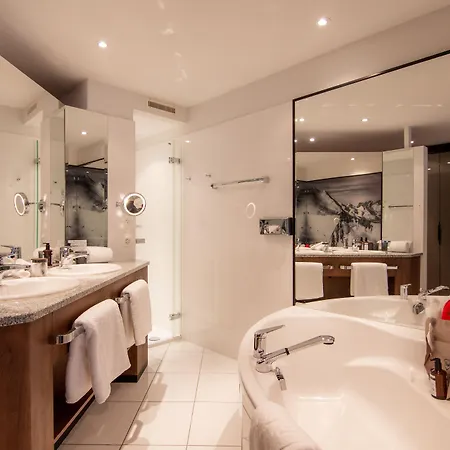 Walliserhof Grand-hotel & Relais & Chateaux ホテル サース フェー